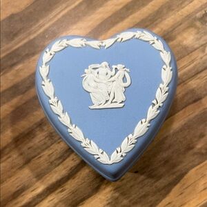Vintage Wedgwood trinket box
